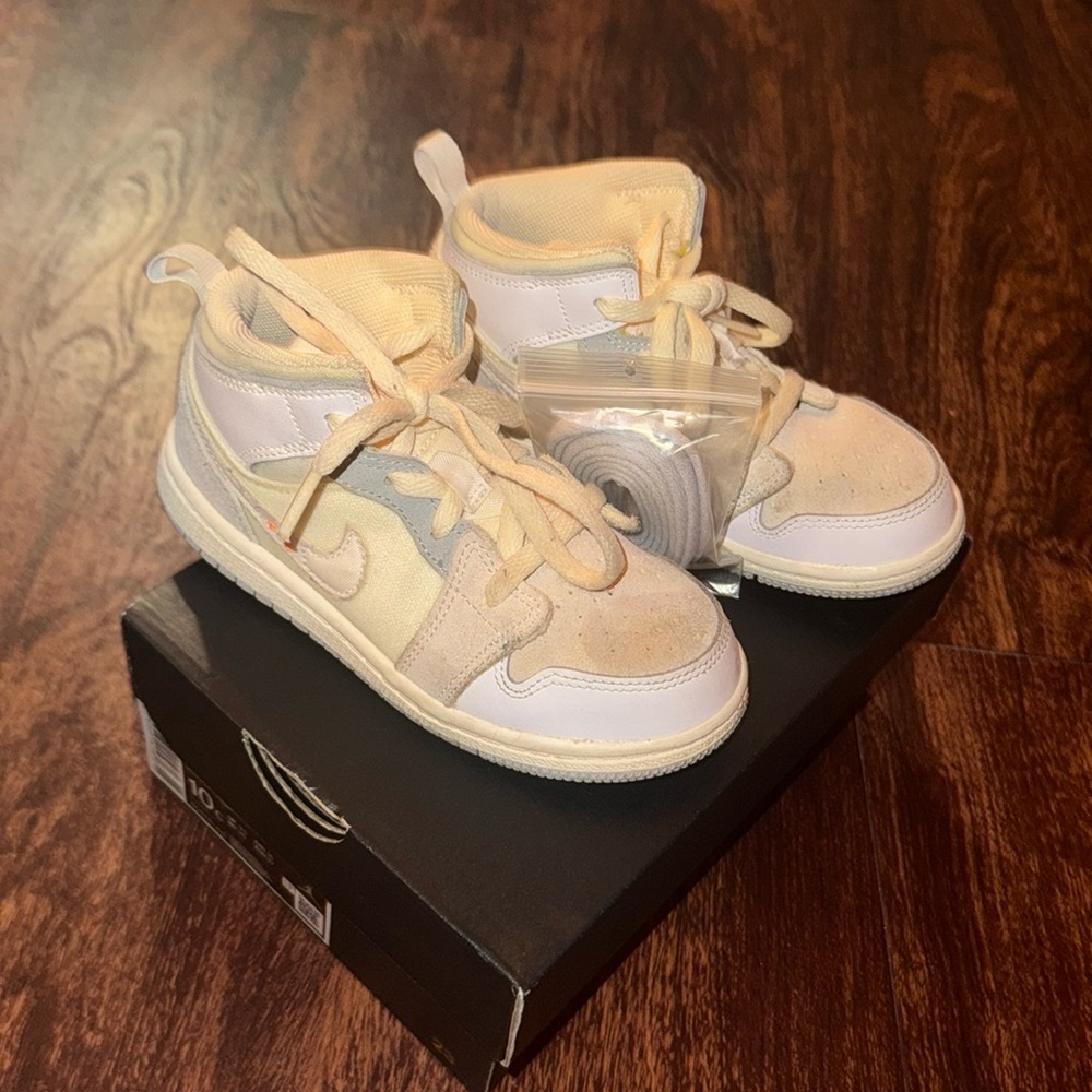 Jordan 1 mid